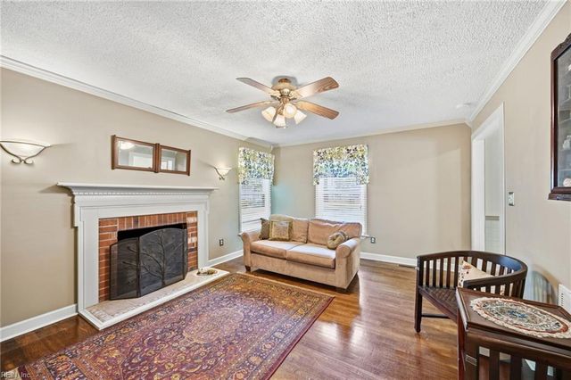625 Brandywine DR, Newport News, VA 23602