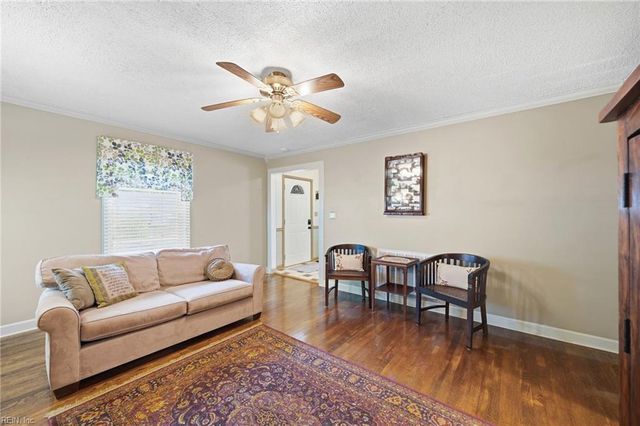 625 Brandywine DR, Newport News, VA 23602