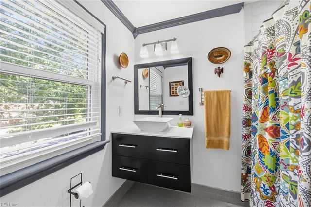 625 Brandywine DR, Newport News, VA 23602