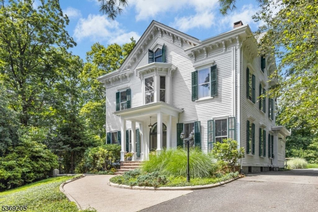123 Cross Hill Rd, Long Hill Twp., NJ 07946