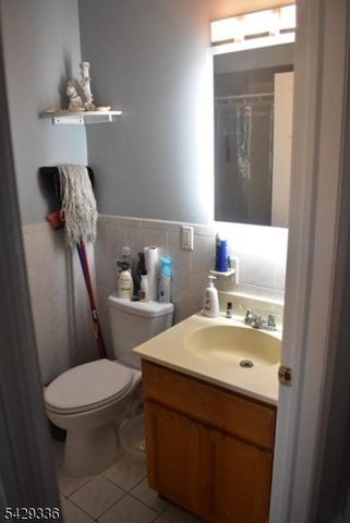 511 Broadway, Elizabeth City, NJ 07206