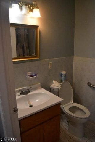 511 Broadway, Elizabeth City, NJ 07206