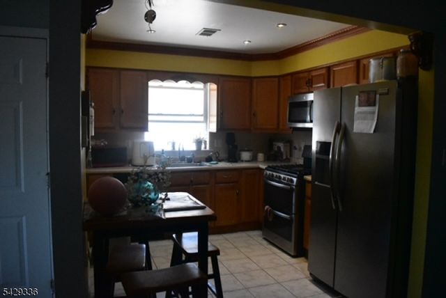 511 Broadway, Elizabeth City, NJ 07206