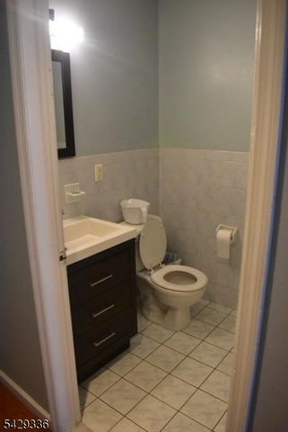 511 Broadway, Elizabeth City, NJ 07206