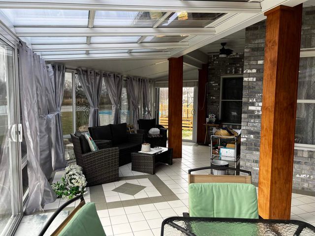 5942 E Houston Road, Woodlawn, IL 62898