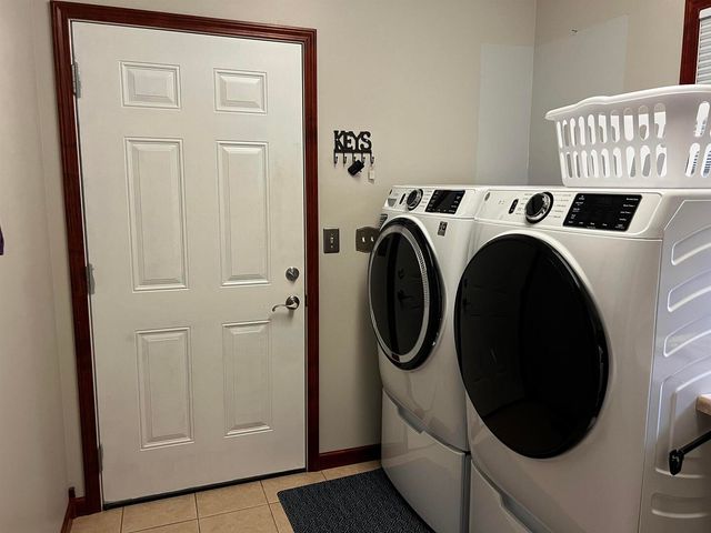 5942 E Houston Road, Woodlawn, IL 62898