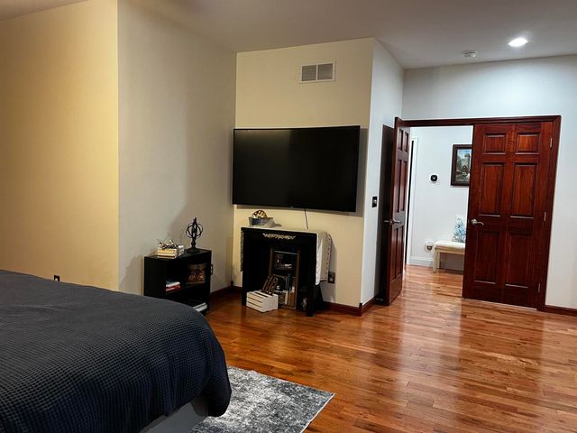 5942 E Houston Road, Woodlawn, IL 62898