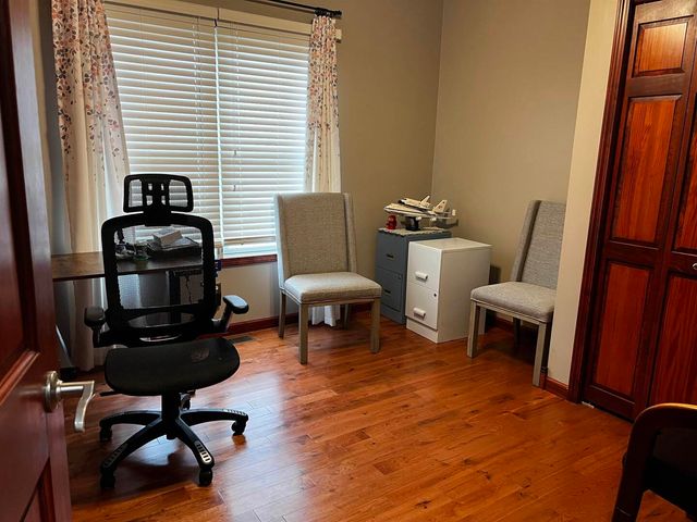 5942 E Houston Road, Woodlawn, IL 62898