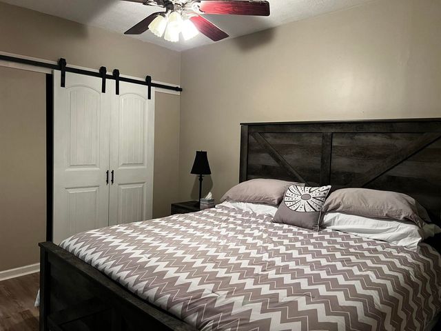 5942 E Houston Road, Woodlawn, IL 62898