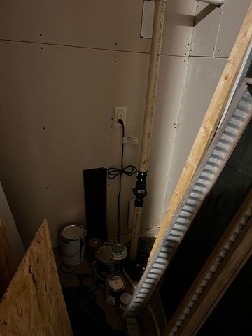 5942 E Houston Road, Woodlawn, IL 62898