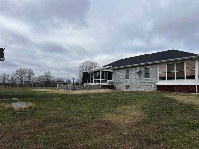 5942 E Houston Road, Woodlawn, IL 62898