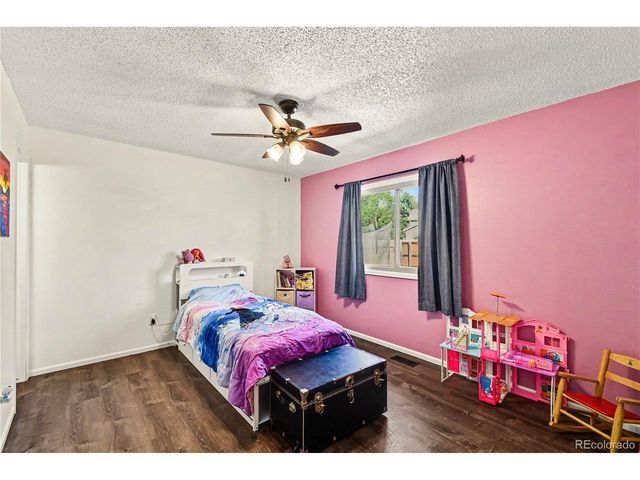 1066 Pinyon Dr, Windsor, CO 80550