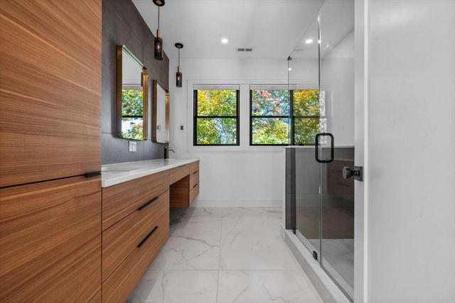 1917 Commonwealth Ave 1917, Newton, MA 02466