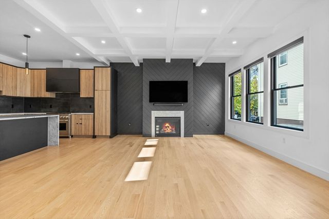 1917 Commonwealth Ave 1917, Newton, MA 02466