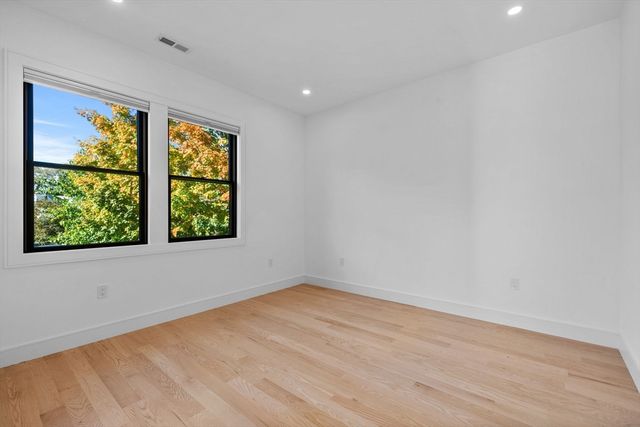 1917 Commonwealth Ave 1917, Newton, MA 02466