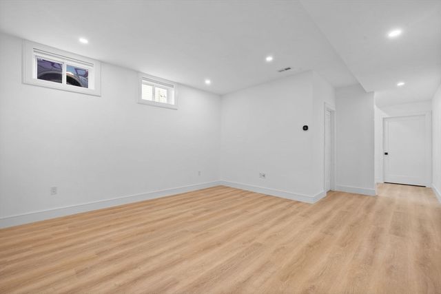 1917 Commonwealth Ave 1917, Newton, MA 02466