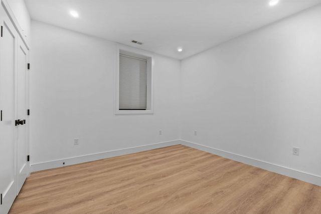 1917 Commonwealth Ave 1917, Newton, MA 02466