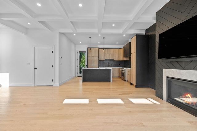 1917 Commonwealth Ave 1917, Newton, MA 02466