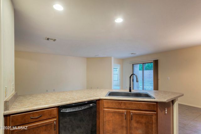 776 W Calle Ormino, Sahuarita, AZ 85629