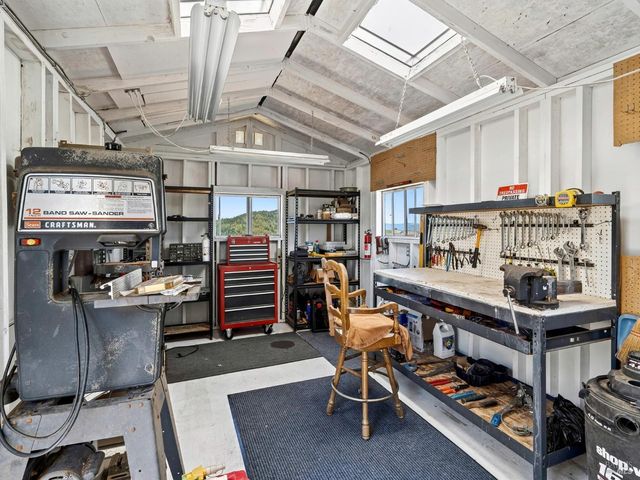 5650 High Point Rd, Willits, CA 95490