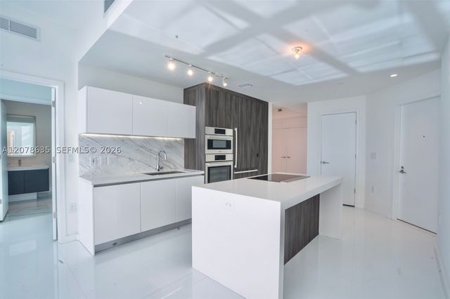 851 NE 1st Ave 3007, Miami, FL 33132
