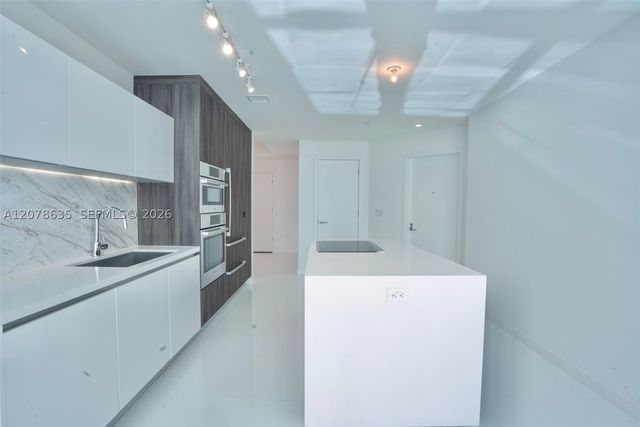 851 NE 1st Ave 3007, Miami, FL 33132