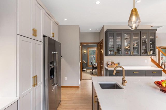 1600 Starbridge DRIVE, Brookfield, WI 53005