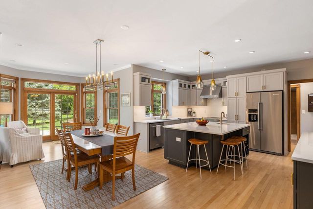 1600 Starbridge DRIVE, Brookfield, WI 53005