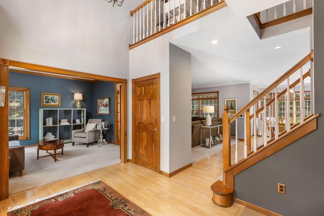 1600 Starbridge DRIVE, Brookfield, WI 53005
