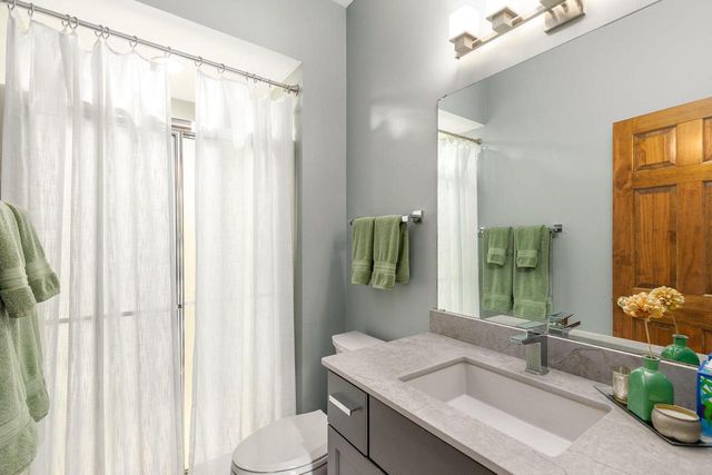 1600 Starbridge DRIVE, Brookfield, WI 53005