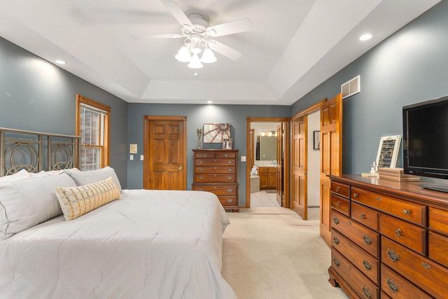 1600 Starbridge DRIVE, Brookfield, WI 53005