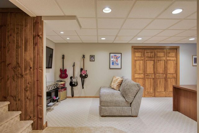 1600 Starbridge DRIVE, Brookfield, WI 53005