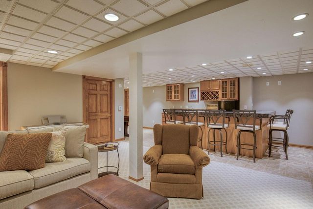 1600 Starbridge DRIVE, Brookfield, WI 53005