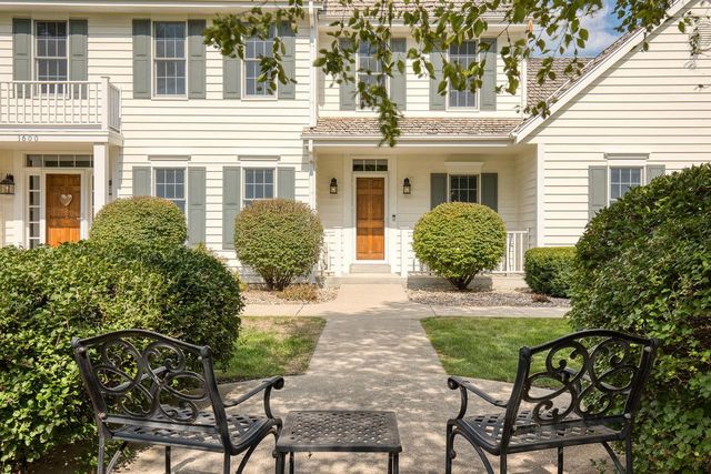 1600 Starbridge DRIVE, Brookfield, WI 53005