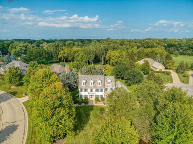 1600 Starbridge DRIVE, Brookfield, WI 53005
