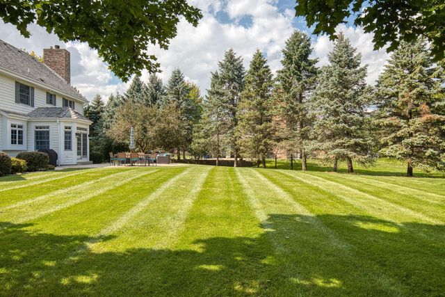 1600 Starbridge DRIVE, Brookfield, WI 53005