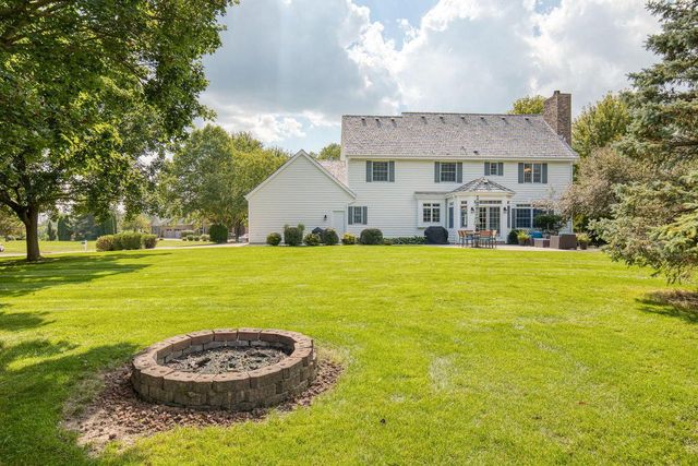 1600 Starbridge DRIVE, Brookfield, WI 53005
