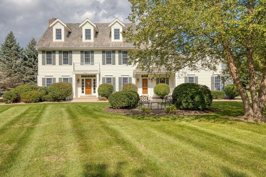 1600 Starbridge DRIVE, Brookfield, WI 53005