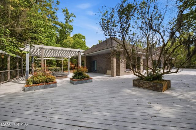 211 Beech Point Boulevard, Hertford, NC 27944