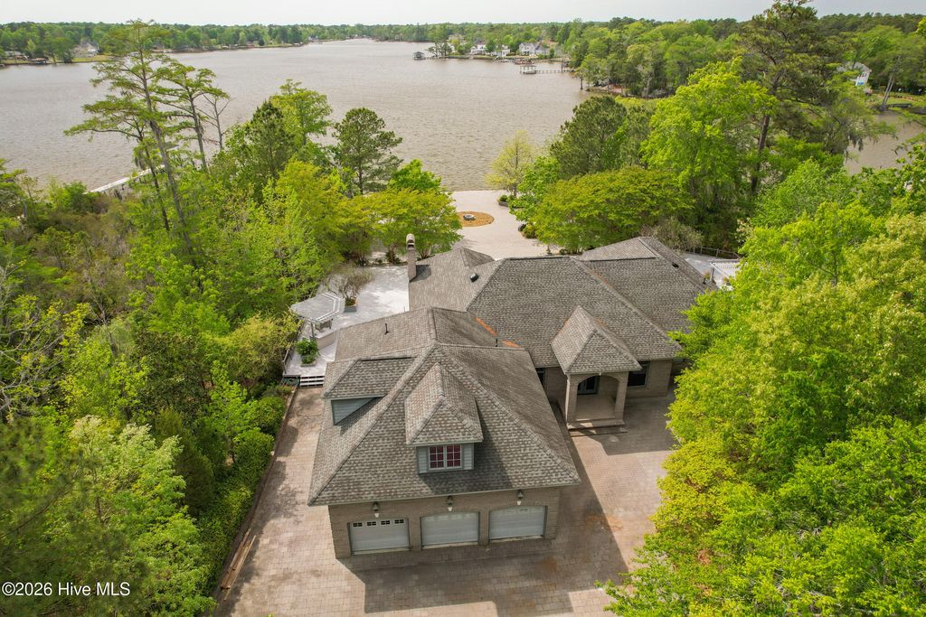 211 Beech Point Boulevard, Hertford, NC 27944