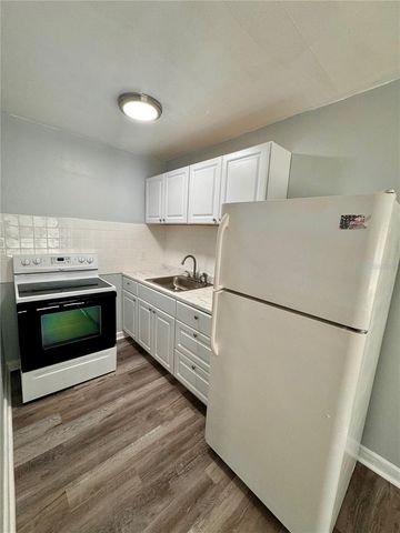 2318 4TH STREET S 2, St Petersburg, FL 33705