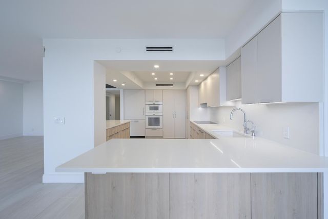 525 S Flagler Drive 14c, West Palm Beach, FL 33401