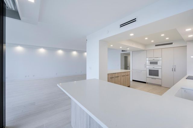 525 S Flagler Drive 14c, West Palm Beach, FL 33401