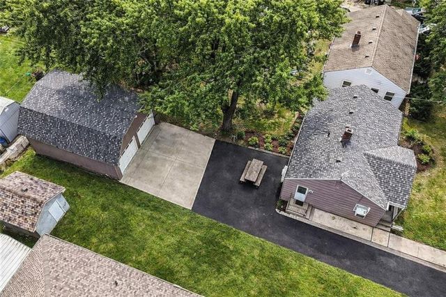 2005 S Hedges Avenue, Independence, MO 64052