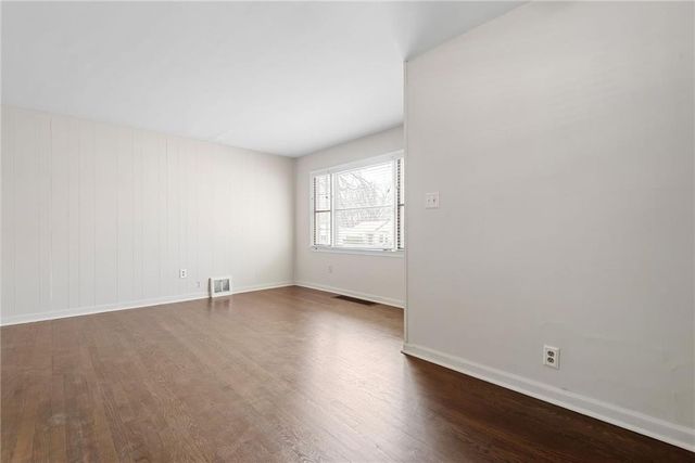 2005 S Hedges Avenue, Independence, MO 64052