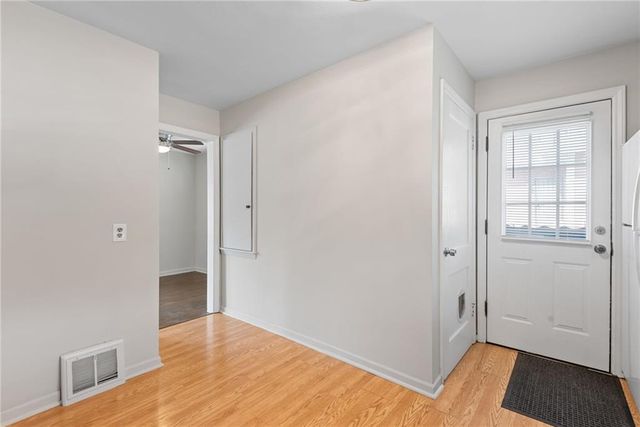 2005 S Hedges Avenue, Independence, MO 64052