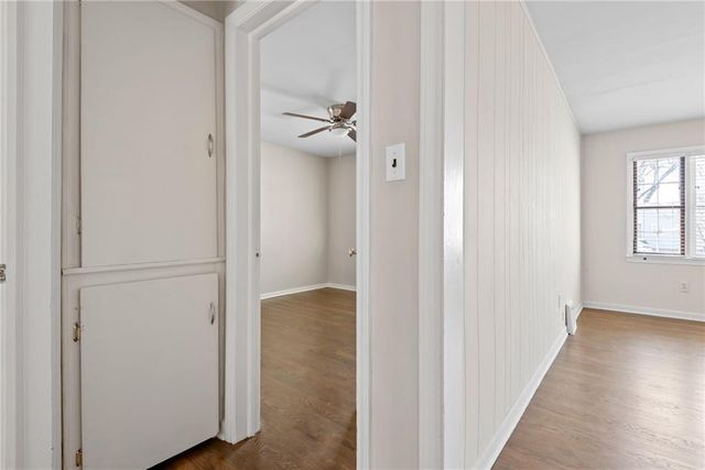 2005 S Hedges Avenue, Independence, MO 64052