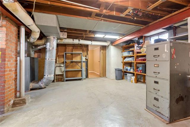 2005 S Hedges Avenue, Independence, MO 64052