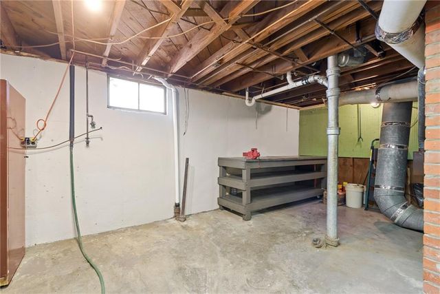 2005 S Hedges Avenue, Independence, MO 64052