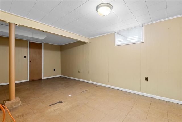 2005 S Hedges Avenue, Independence, MO 64052